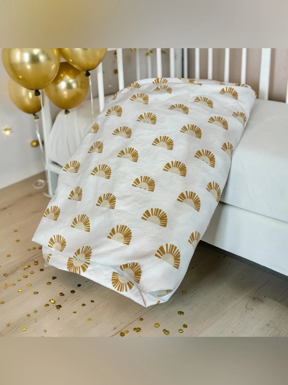 West Elm Kids Sherman Samuel Dessert Sun Nursery Crib Fitted Sheet Gold Sunburst